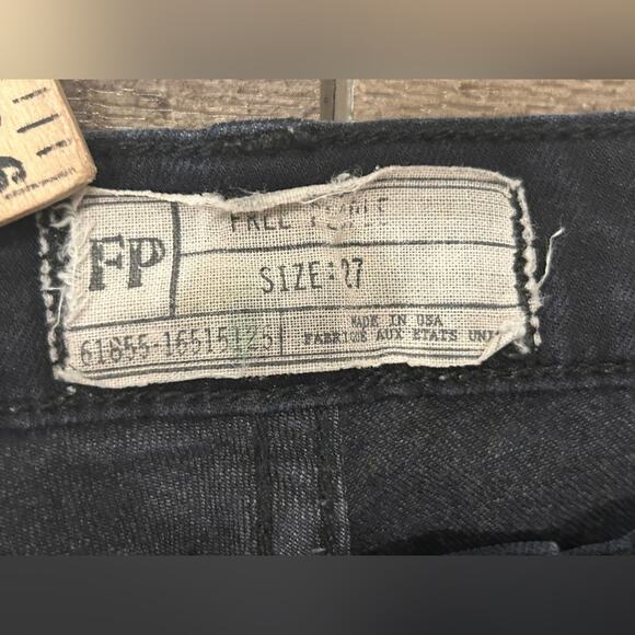 Free People Women's Skinny Ankle Jeans Black Wash Size 27 - Picture 4 of 12
